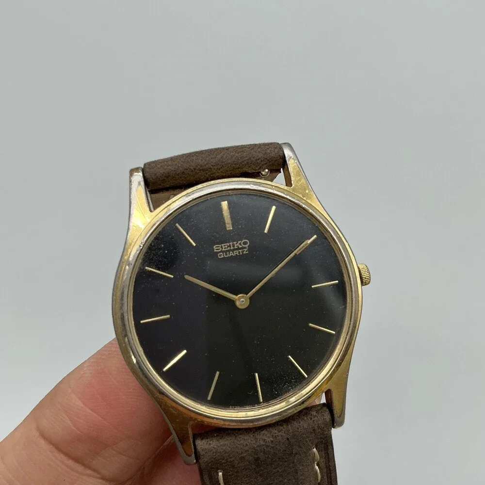 Vintage Seiko Mens Watch 32mm Black Dial Gold Tone Leather 5Y30-7A71 New Battery